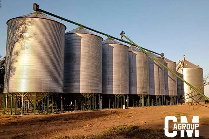 Silos comederos - Fabricación en Colonia Menonita